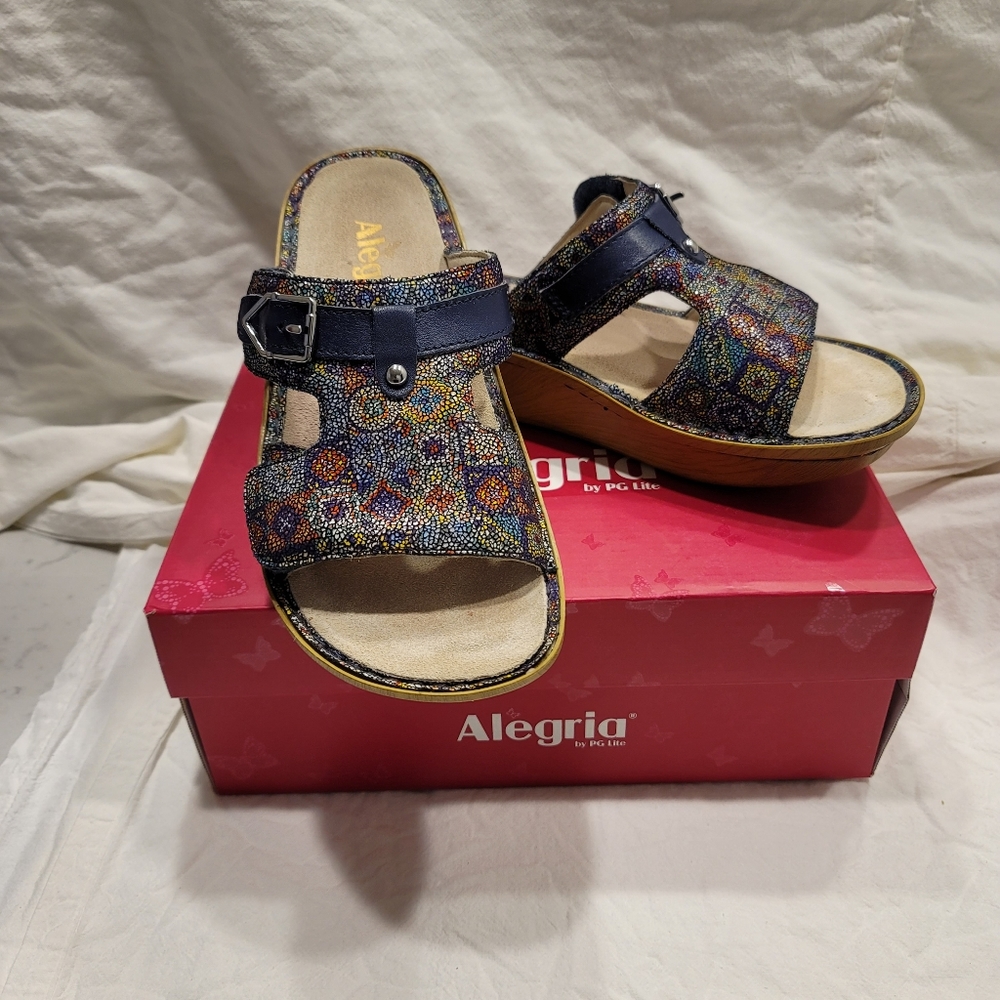 Alegria Peggy Aztec Dottie women's size 38 sandals